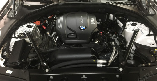 Мойка двигателя паром BMW 520